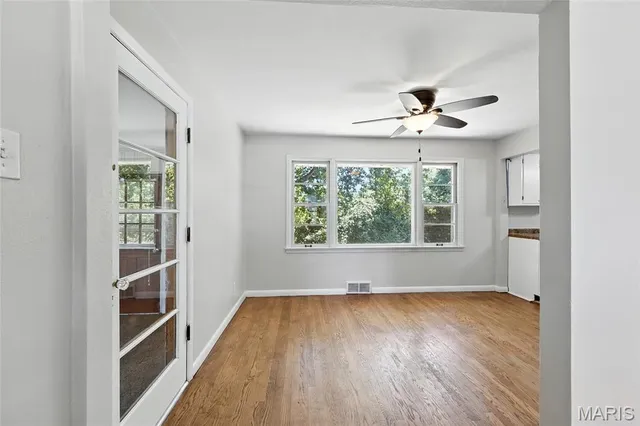 $285,000 | 1090 Kinstern Drive, Des Peres, MO 63131