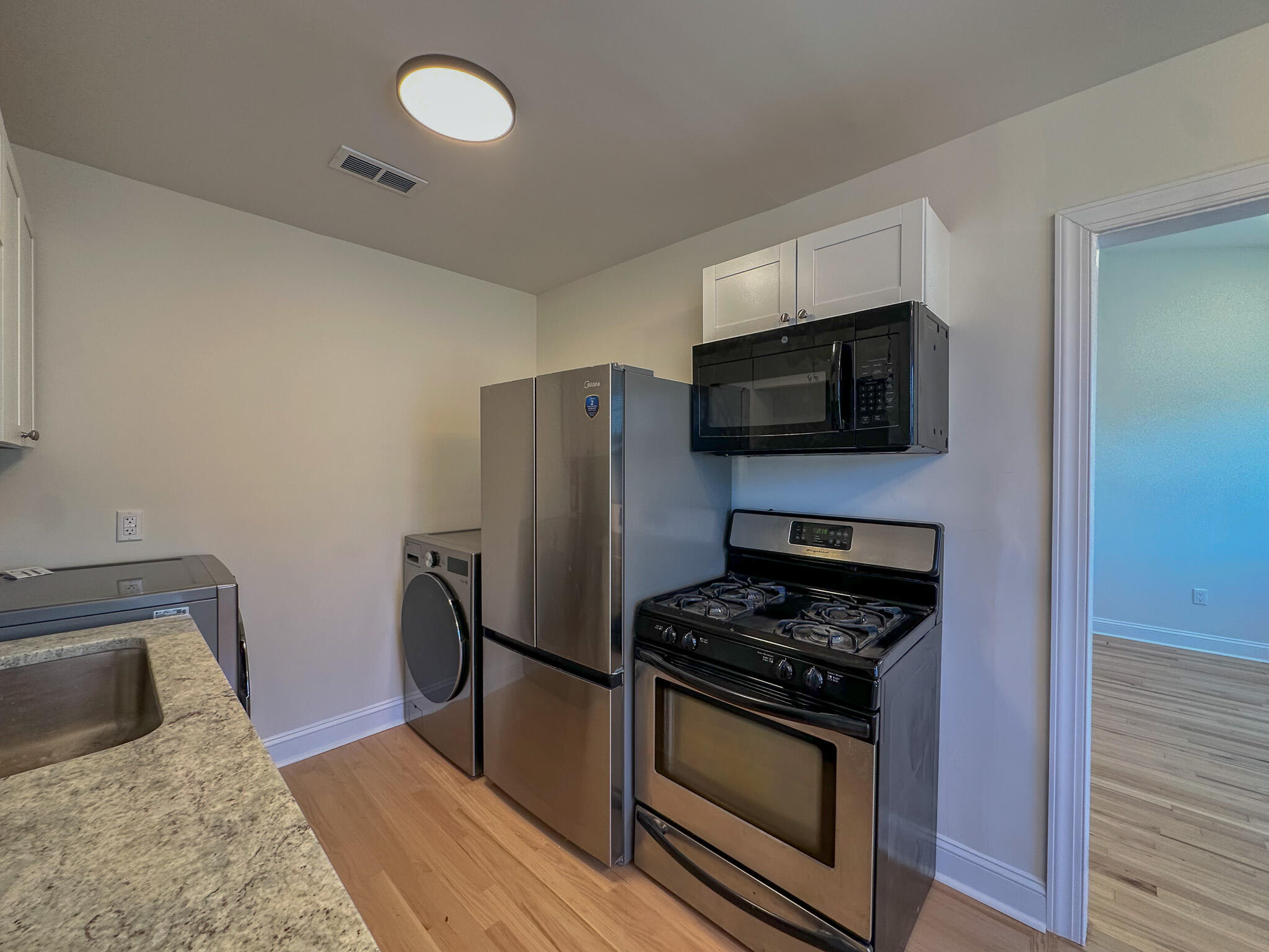 180 Line Street, Unit D Charleston, SC 29403 - Photo 8 of 17