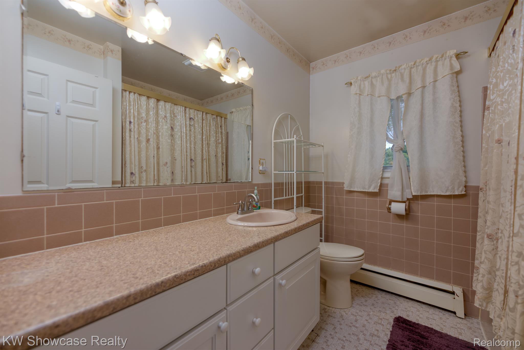 9536 Spencer Road South Lyon, MI 48178 - Photo 34 of 43 BATH ROOM #1