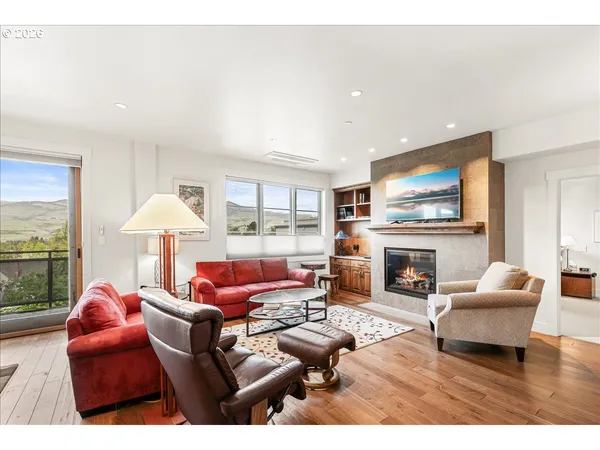 $855,000 | 175 Lithia Way, Unit 303, Ashland, OR 97520