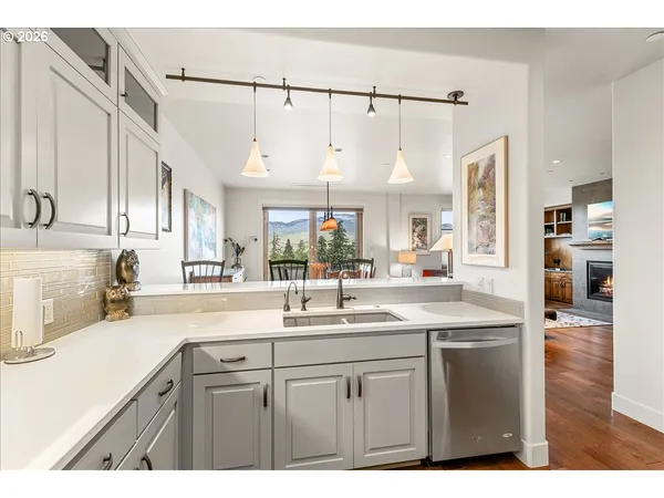 $855,000 | 175 Lithia Way, Unit 303, Ashland, OR 97520