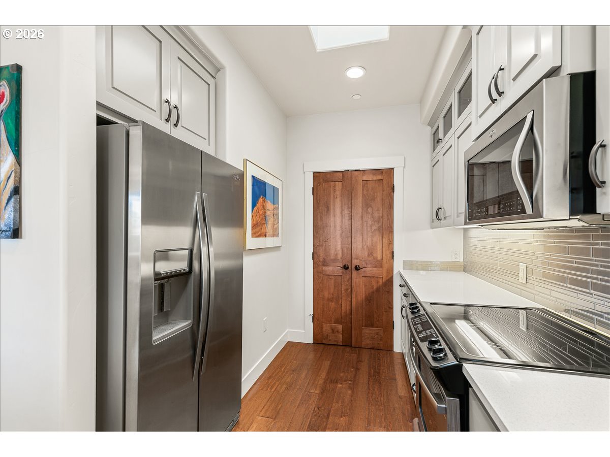 175 Lithia Way, Unit 303 Ashland, OR 97520 - Photo 17 of 48