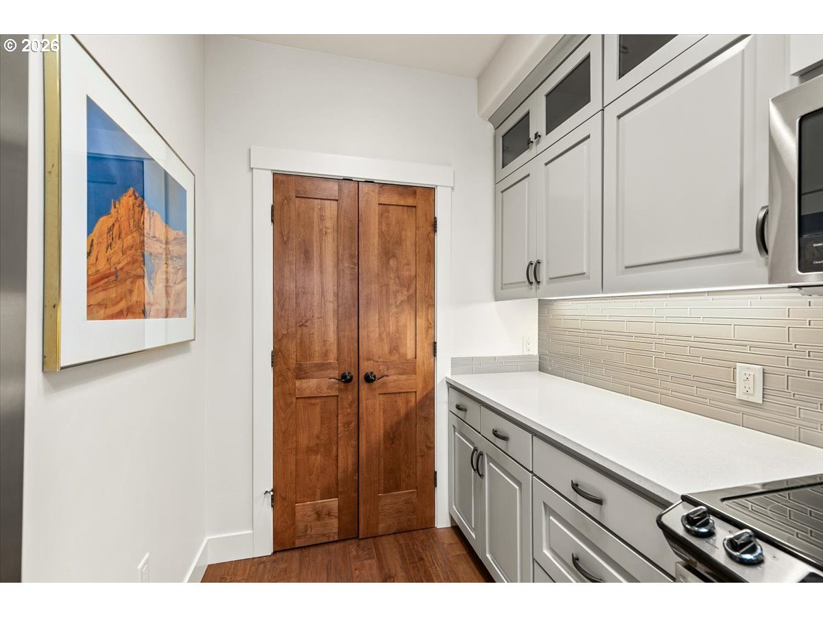 175 Lithia Way, Unit 303 Ashland, OR 97520 - Photo 19 of 48