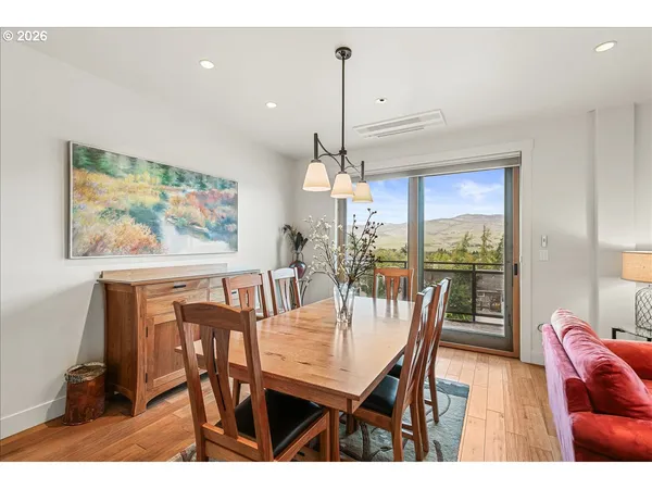 $855,000 | 175 Lithia Way, Unit 303, Ashland, OR 97520