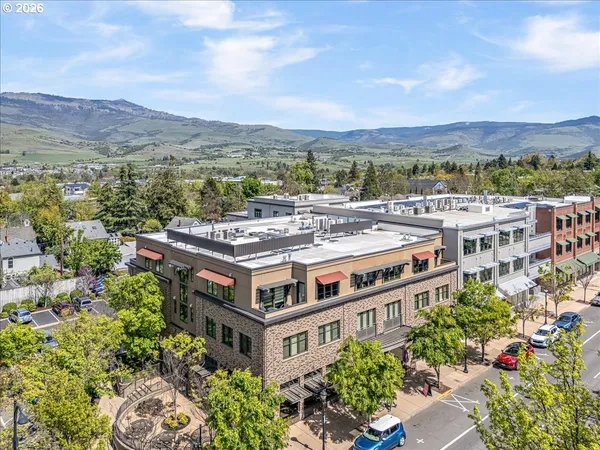 $855,000 | 175 Lithia Way, Unit 303, Ashland, OR 97520