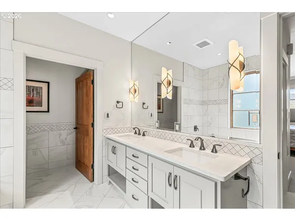 $855,000 | 175 Lithia Way, Unit 303, Ashland, OR 97520