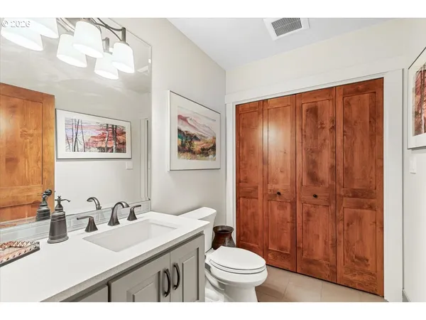 $855,000 | 175 Lithia Way, Unit 303, Ashland, OR 97520