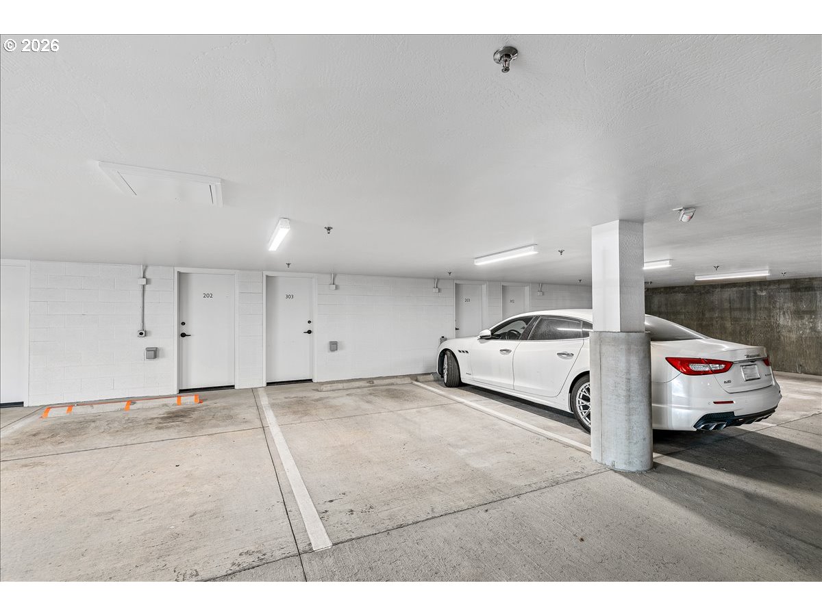 175 Lithia Way, Unit 303 Ashland, OR 97520 - Photo 43 of 48