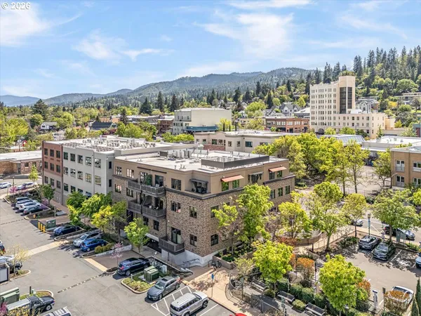 $855,000 | 175 Lithia Way, Unit 303, Ashland, OR 97520