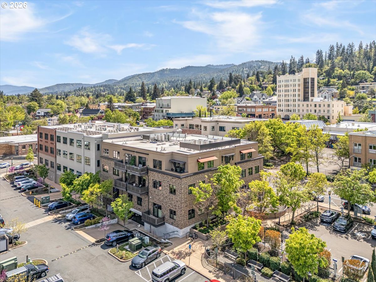 175 Lithia Way, Unit 303 Ashland, OR 97520 - Photo 46 of 48