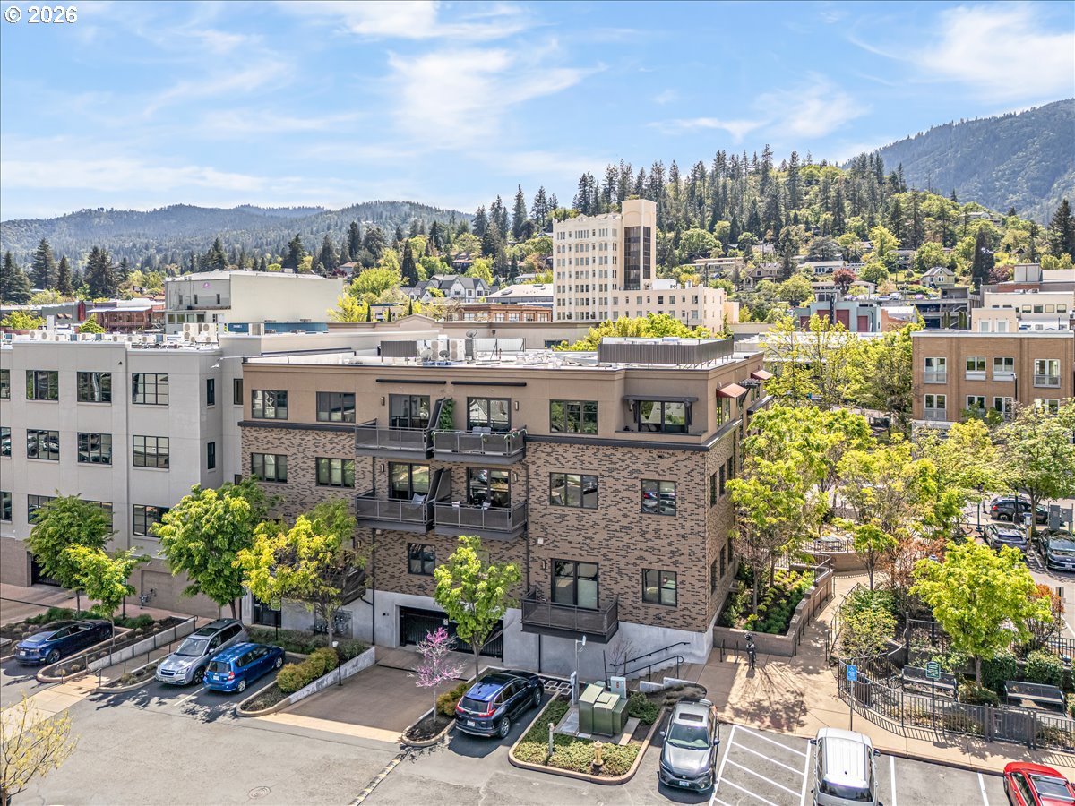 175 Lithia Way, Unit 303 Ashland, OR 97520 - Photo 47 of 48