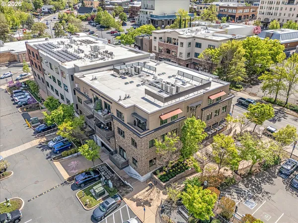 $855,000 | 175 Lithia Way, Unit 303, Ashland, OR 97520