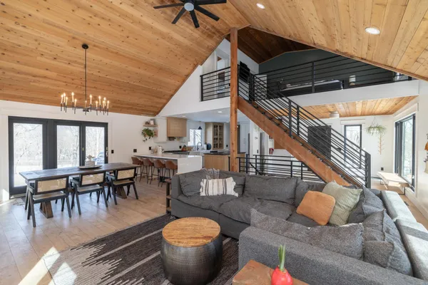 $684,900 | 20801 Fern Drive, Lakeville, MN 55044