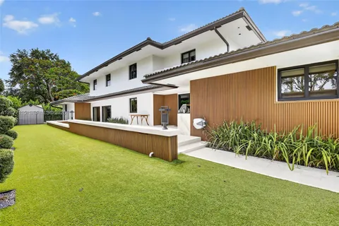 $3,975,000 | 12111 Northwest 5th Court, Plantation, FL 33325
