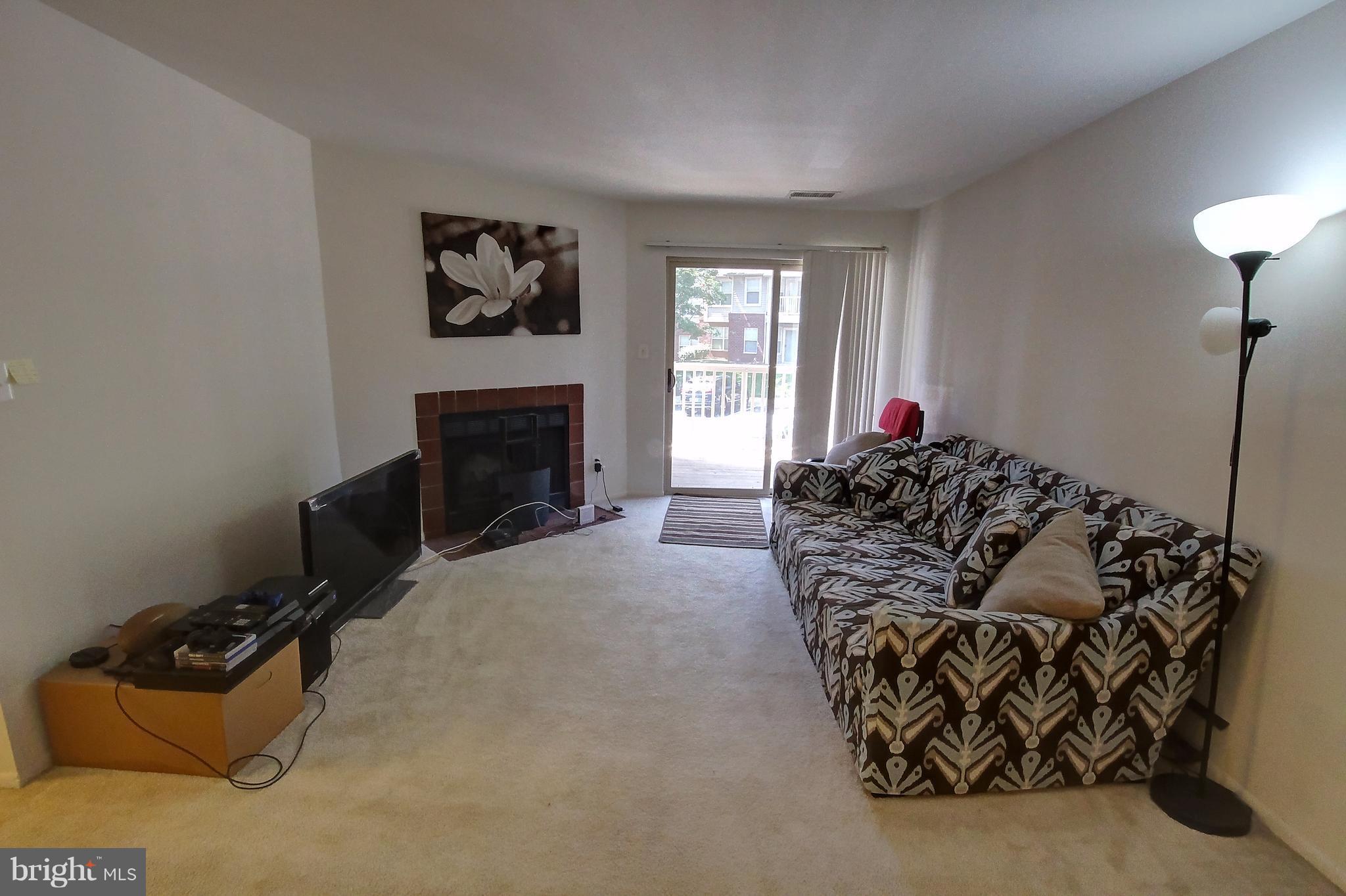 1703 Ascot Way, Unit E Reston, VA 20190 - Photo 4 of 24 Living Room