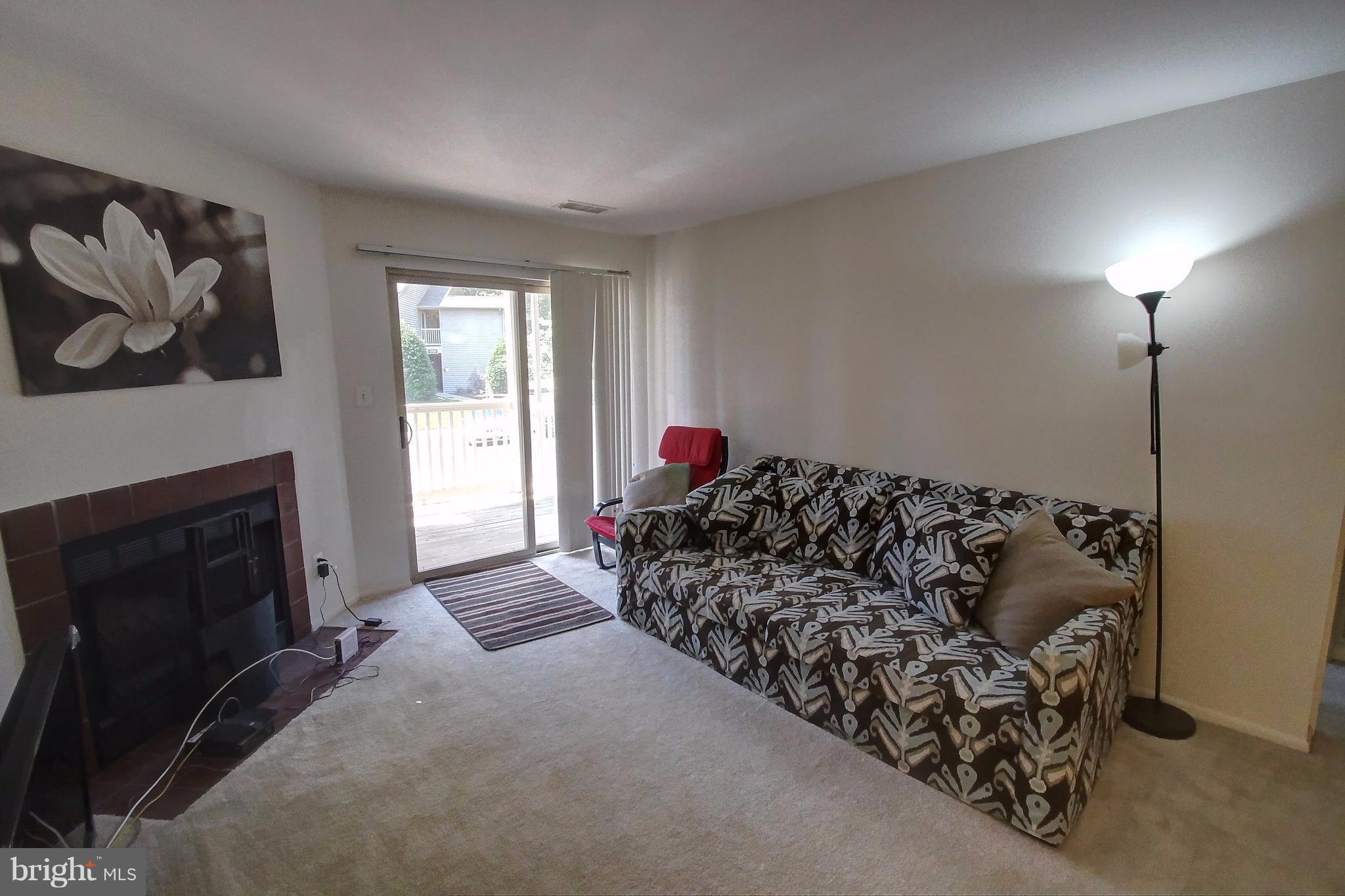 1703 Ascot Way, Unit E Reston, VA 20190 - Photo 5 of 24 Living Room