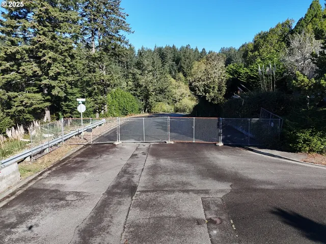 $219,500 | Brooke Lane, Unit 4, Brookings, OR 97415