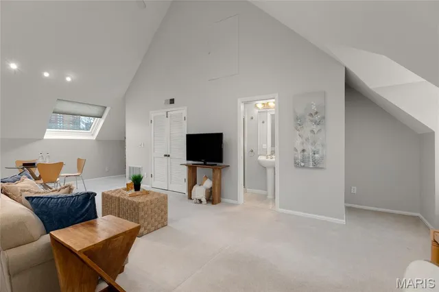 $525,000 | 112 West Pine Place, St. Louis, MO 63108