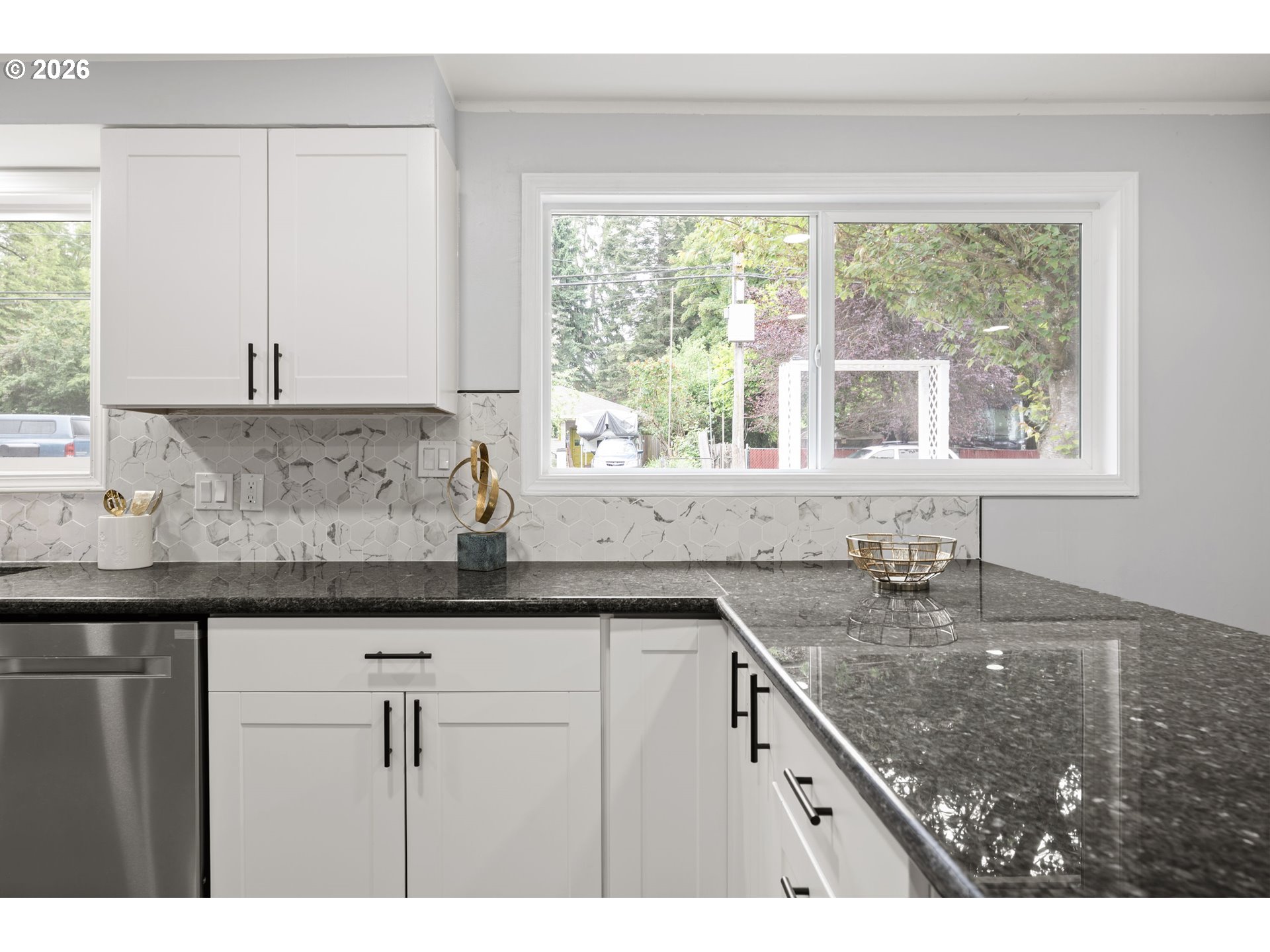 8923 Southeast Clinton Street Portland, OR 97266 - Photo 10 of 36 Kitchen/Nook