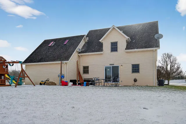 $330,000 | 364 West Anndon Street, Braidwood, IL 60408