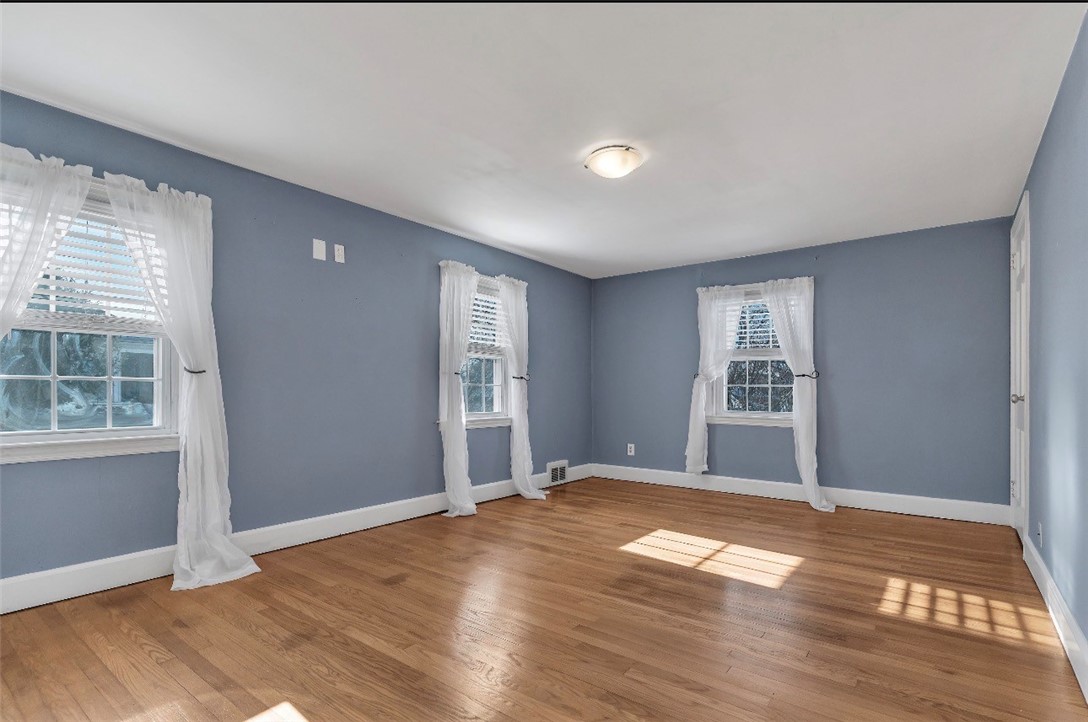 174 Littlefield Street Pawtucket, RI 02861 - Photo 16 of 24