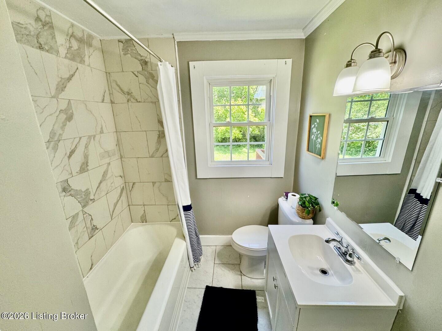 55 Green Street Springfield, KY 40069 - Photo 14 of 26 014_Bathroom
