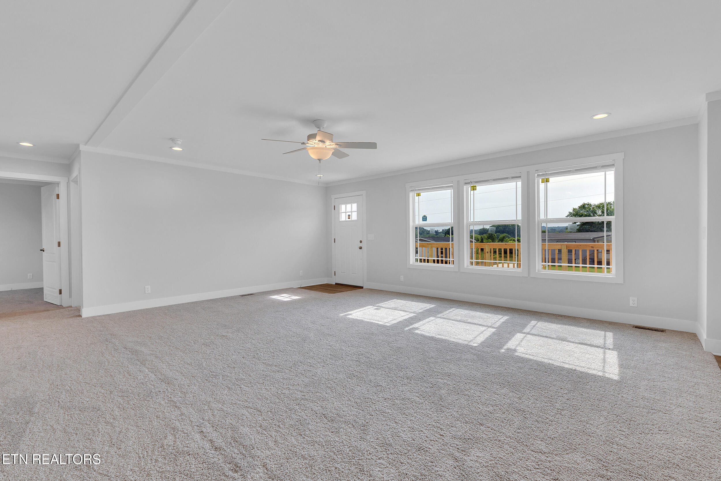 1559 River Path Morristown, TN 37813 - Photo 11 of 37 Living Rm