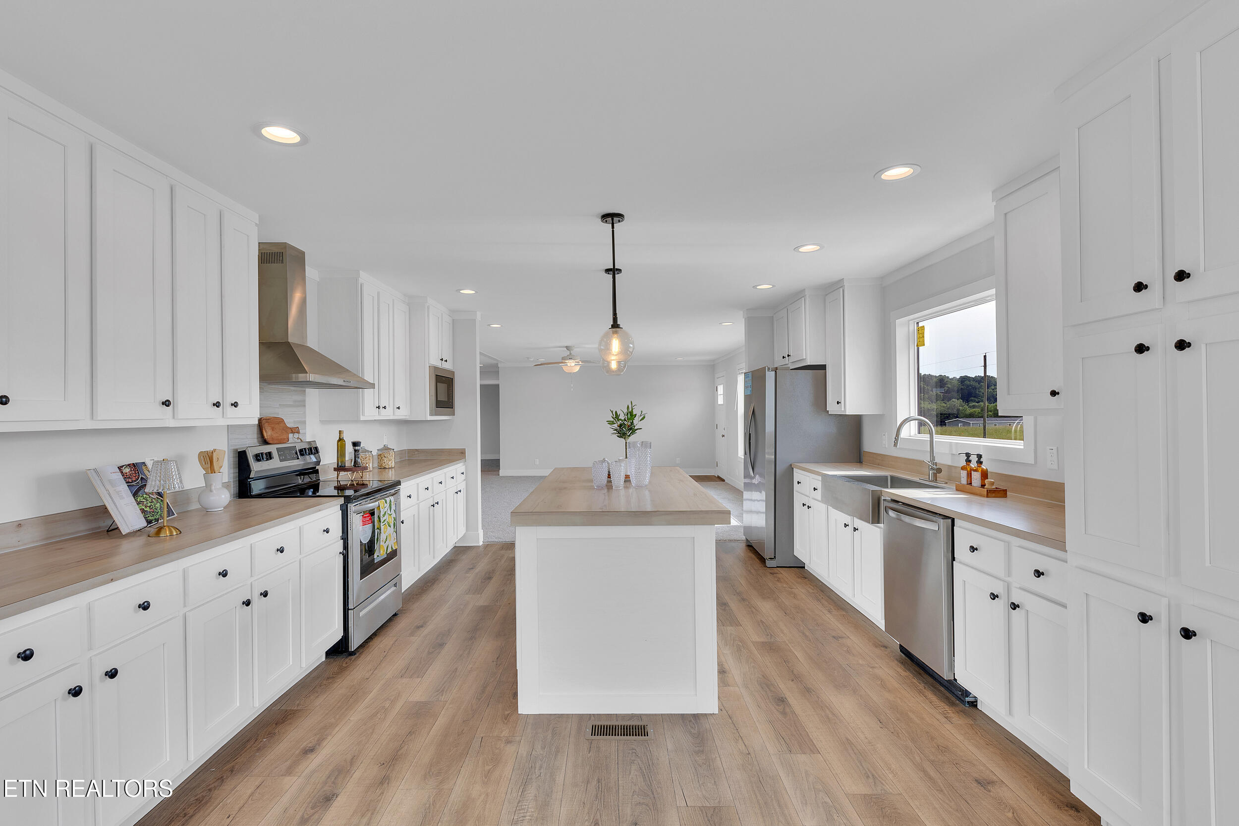 1559 River Path Morristown, TN 37813 - Photo 13 of 37 Kitchen