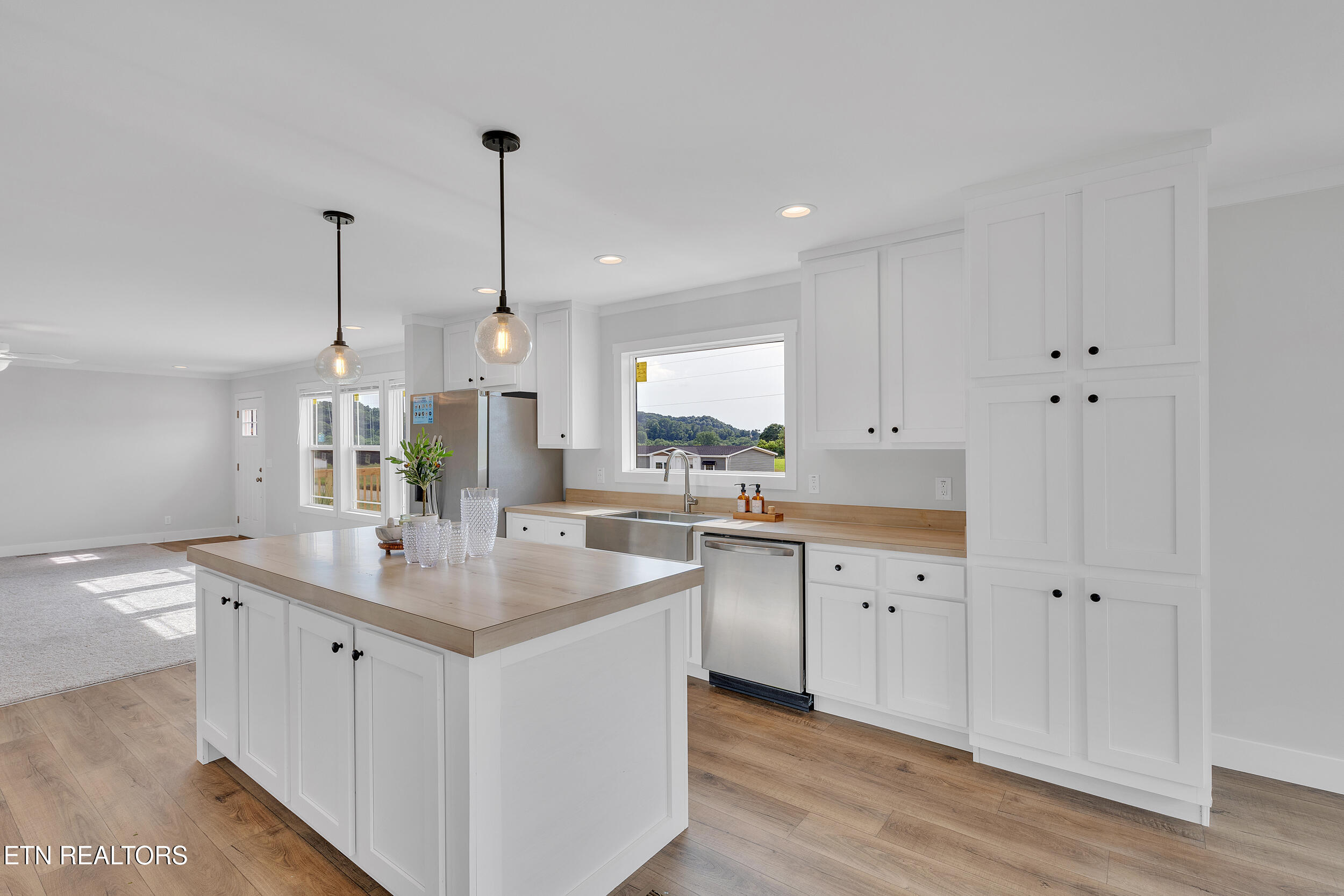 1559 River Path Morristown, TN 37813 - Photo 14 of 37 Kitchen