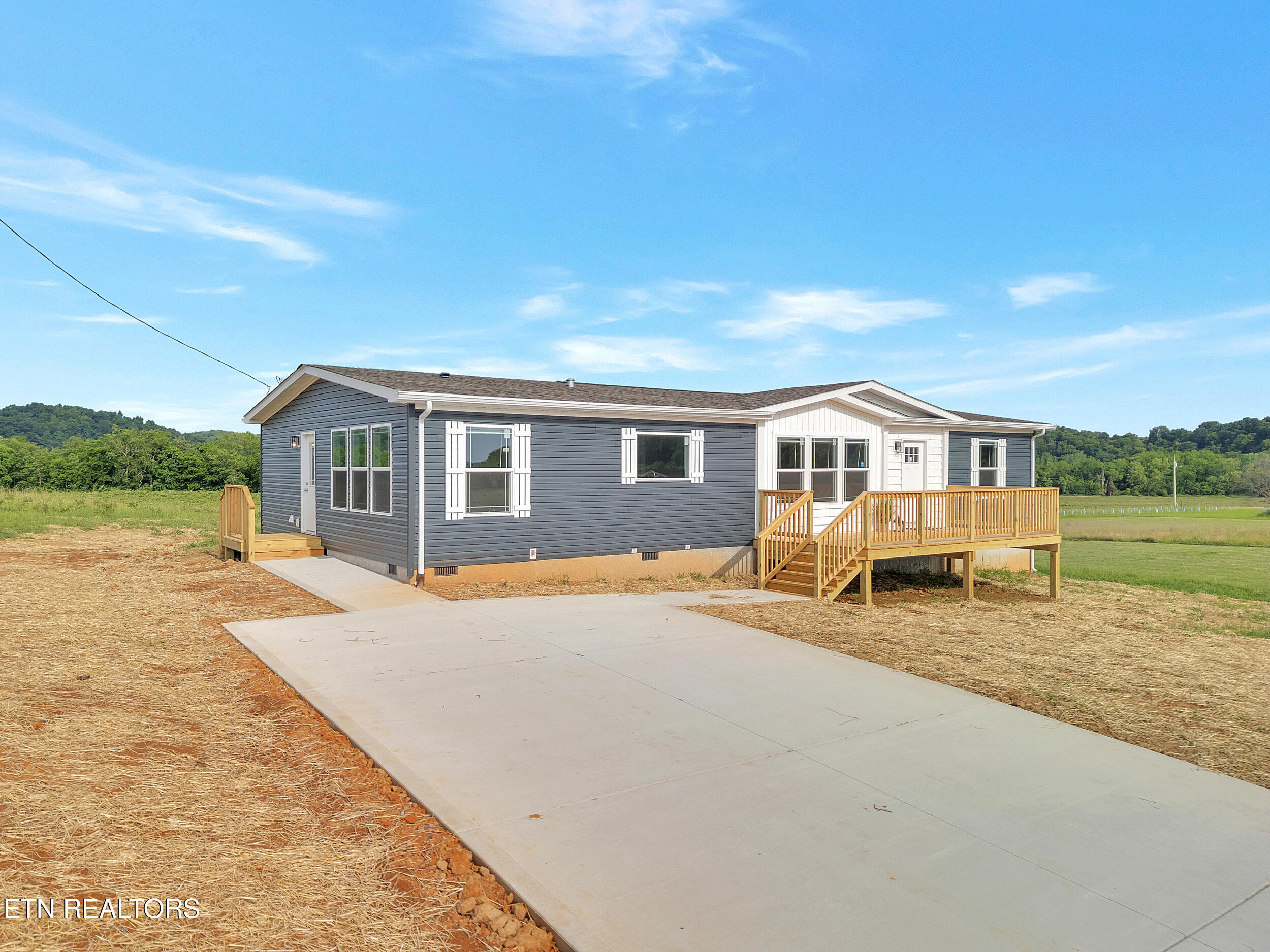 1559 River Path Morristown, TN 37813 - Photo 2 of 37 Front Exterior