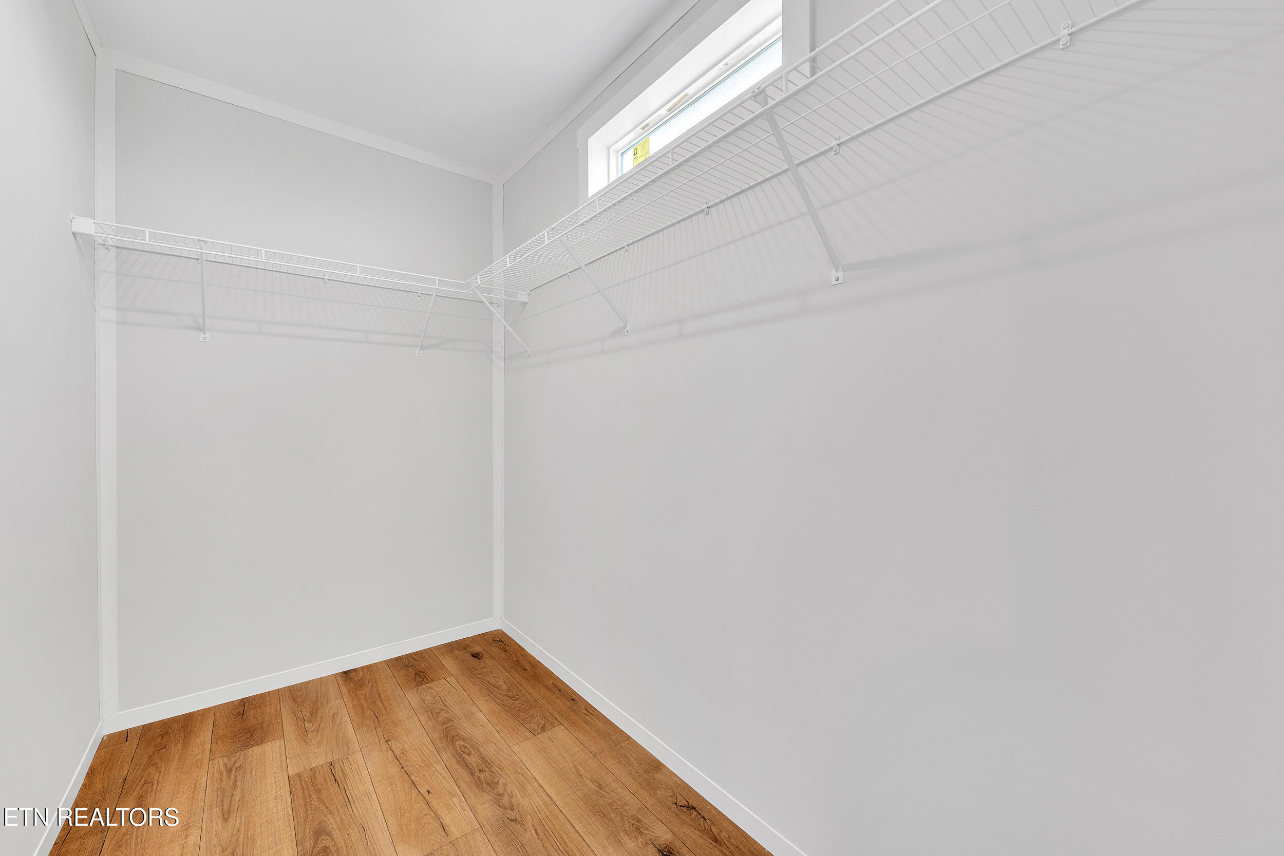 1559 River Path Morristown, TN 37813 - Photo 22 of 37 Main Closet