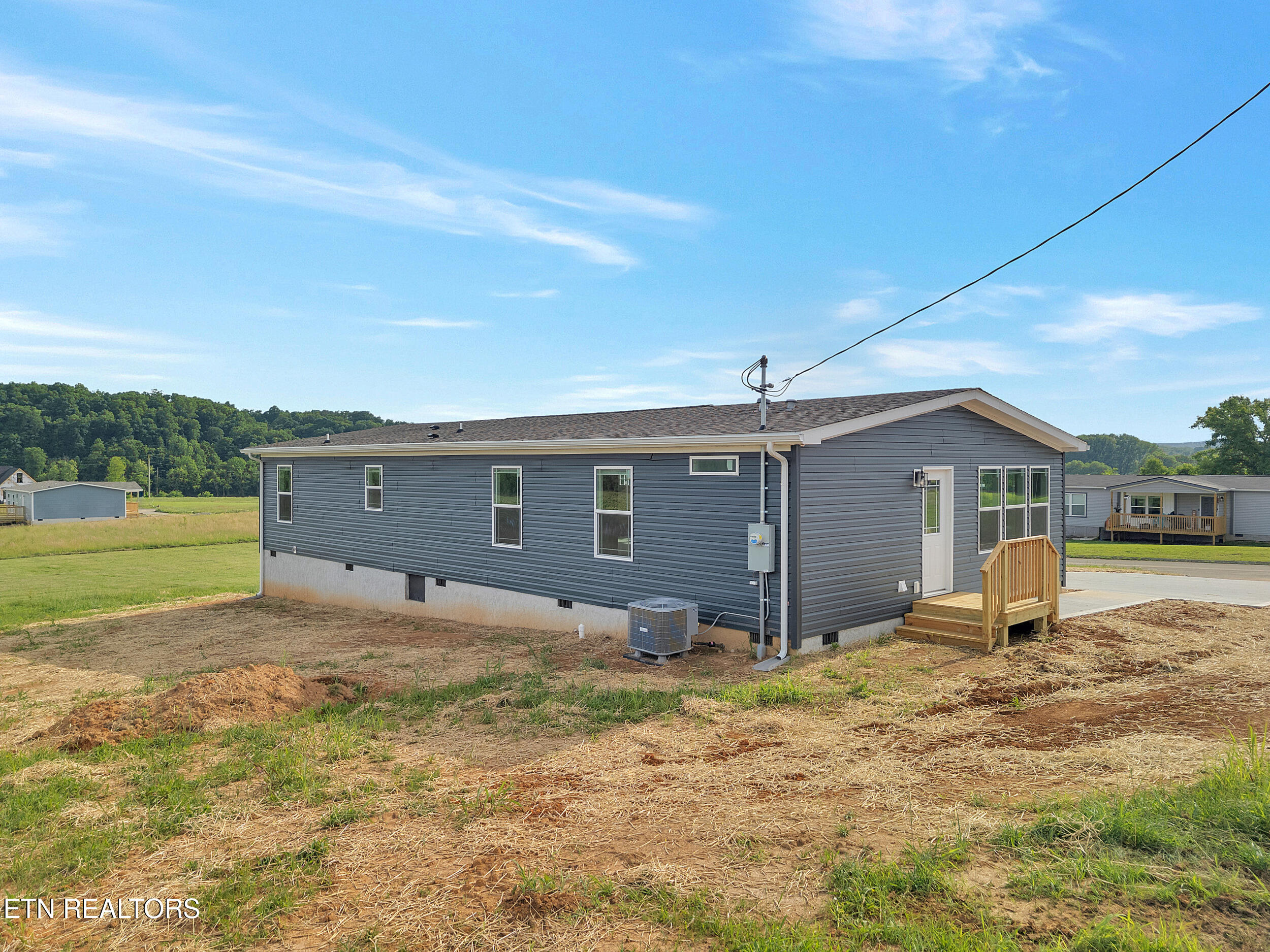 1559 River Path Morristown, TN 37813 - Photo 4 of 37 Back Exterior