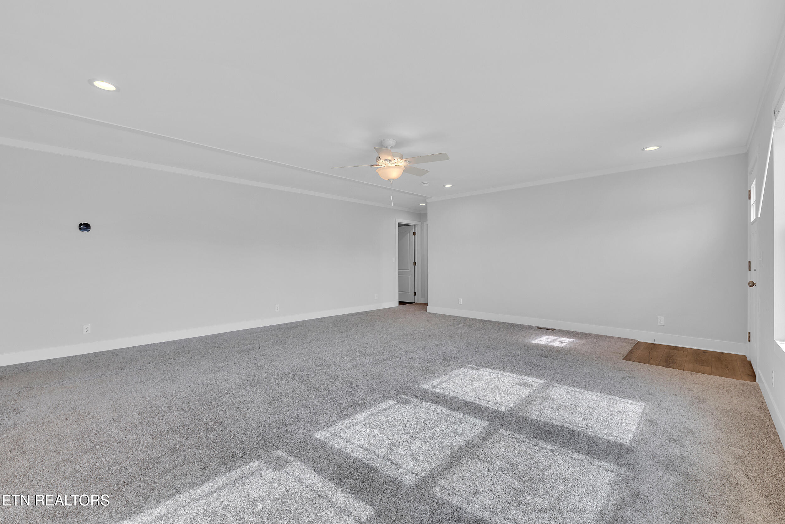 1559 River Path Morristown, TN 37813 - Photo 9 of 37 Living Rm