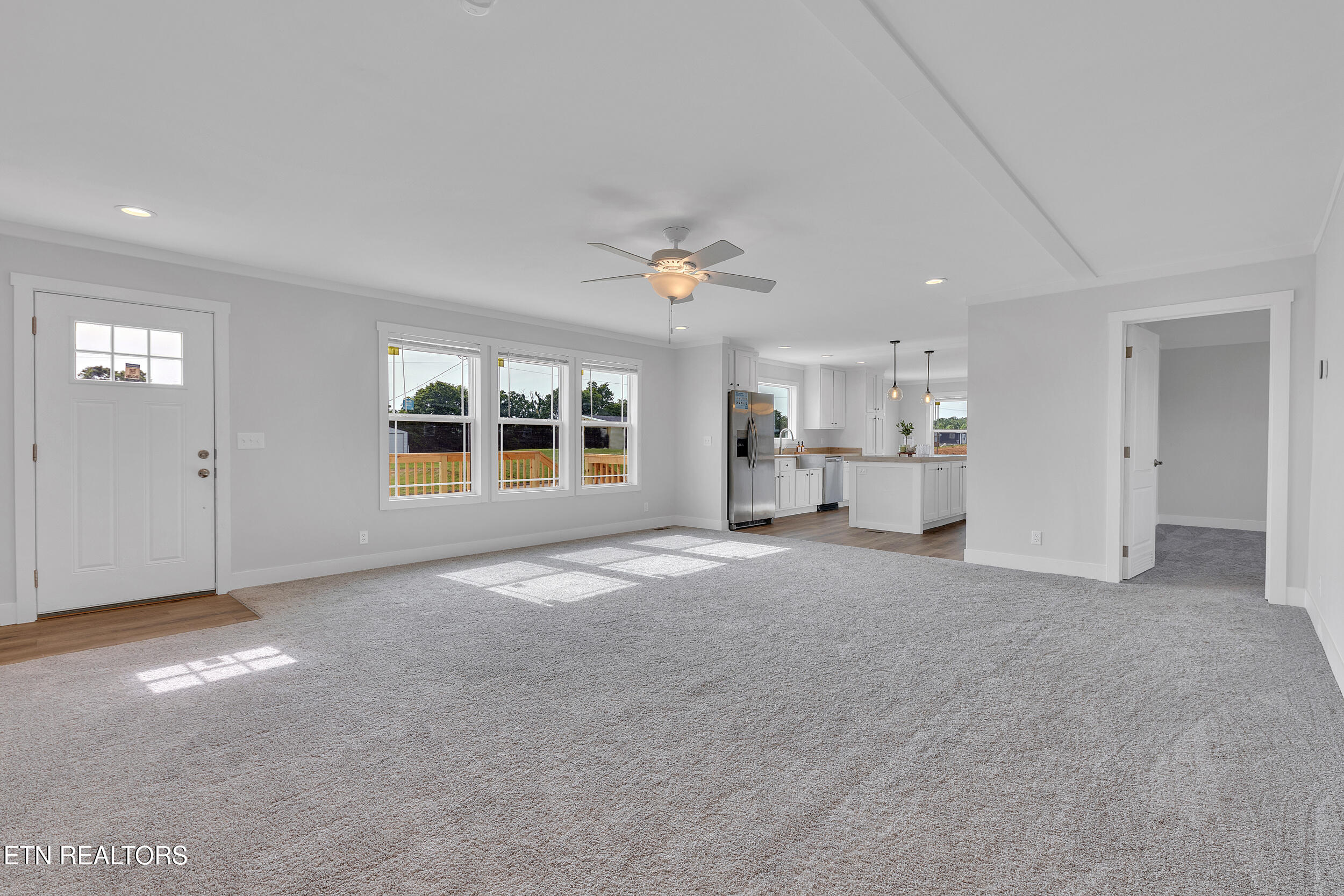 1559 River Path Morristown, TN 37813 - Photo 10 of 37 Living Rm