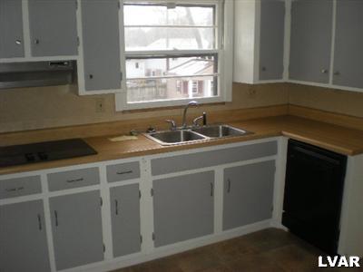 3154 Shakespeare Road Bethlehem, PA 18017 - Photo 3 of 5 Gallery Image 3