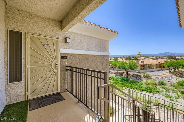 $299,900 | 2325 Windmill Parkway, Unit 1622, Henderson, NV 89074