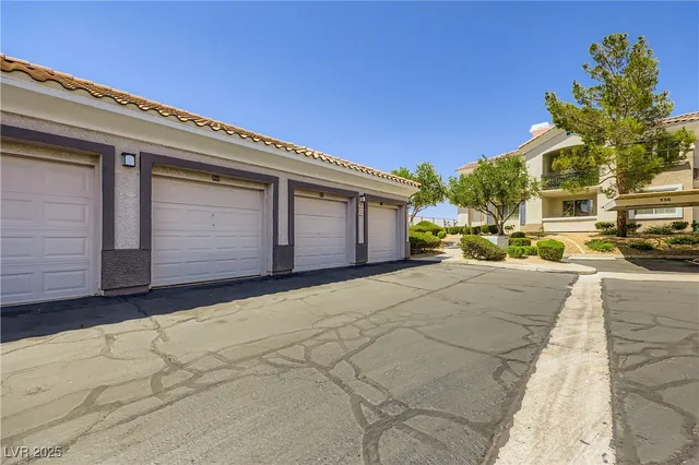 $299,900 | 2325 Windmill Parkway, Unit 1622, Henderson, NV 89074