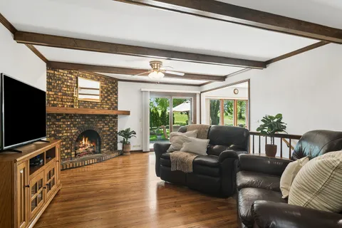 $699,000 | 135 Hillcrest Court, Barrington, IL 60010