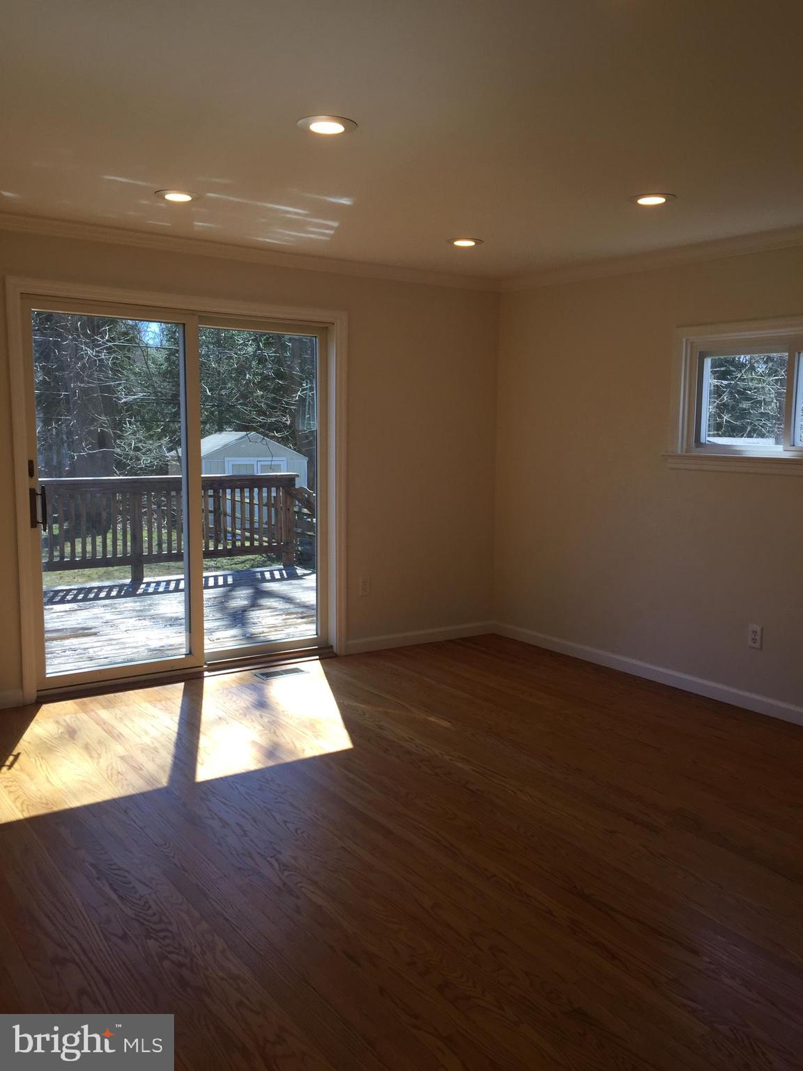 206 Lyster Road Oreland, PA 19075 - Photo 8 of 28 Family room or Dining room