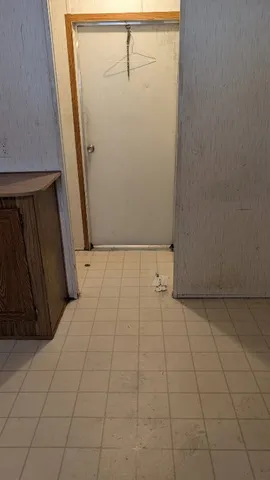 a view of a utility room