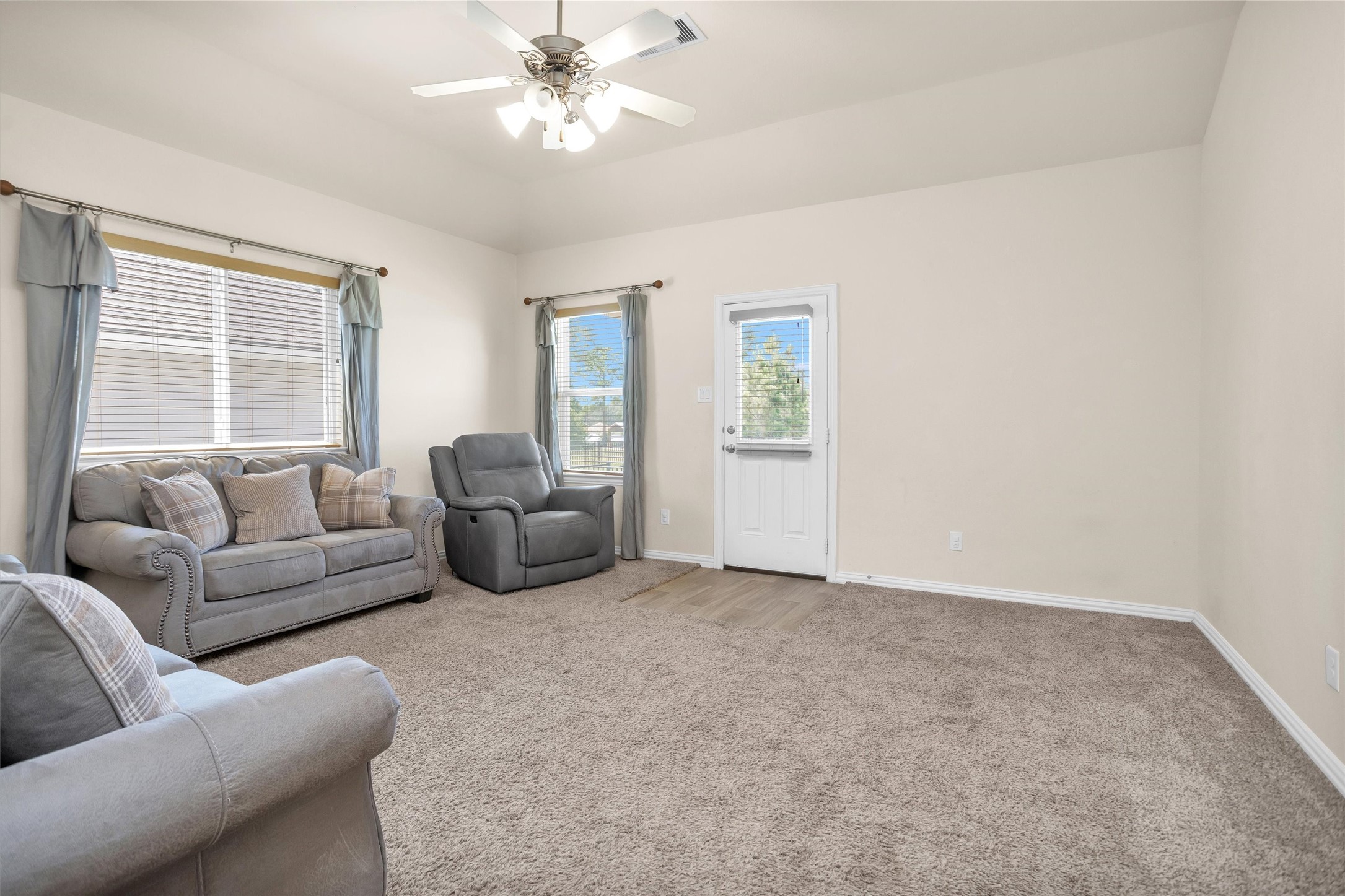 223 Shoreview Drive Conroe, TX 77303 - Photo 15 of 39