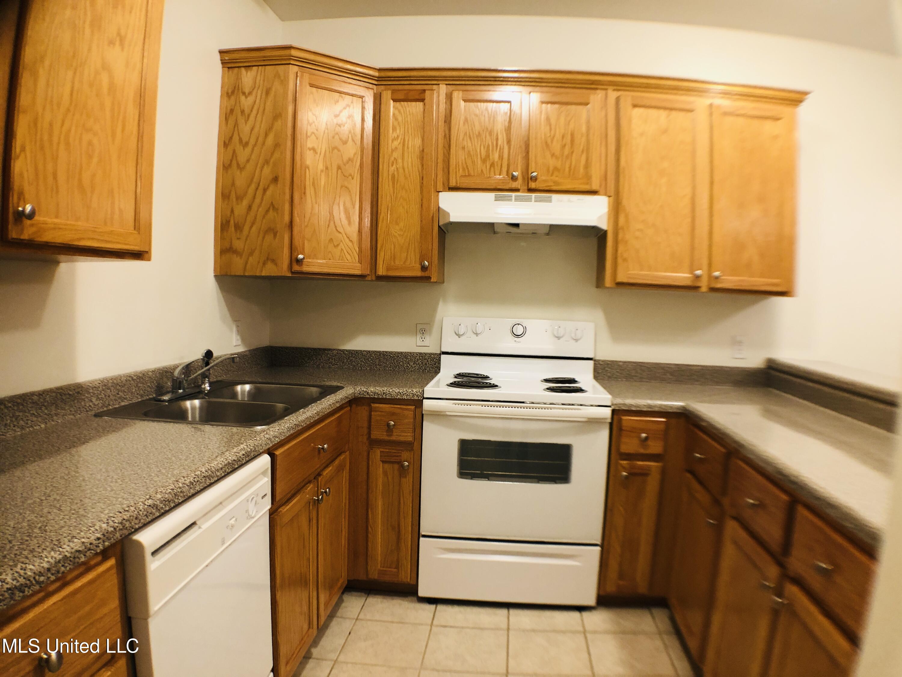 15812 Adam Road, Unit 312 Biloxi, MS 39532 - Photo 18 of 21 C2F10721-0529-4712-928F-D7C0058E1E56