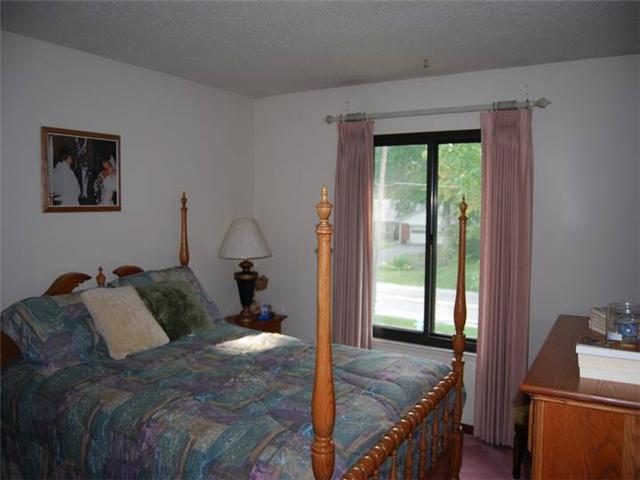 7818 Hoover Road Indianapolis, IN 46260 - Photo 8 of 11 Gallery Image 8