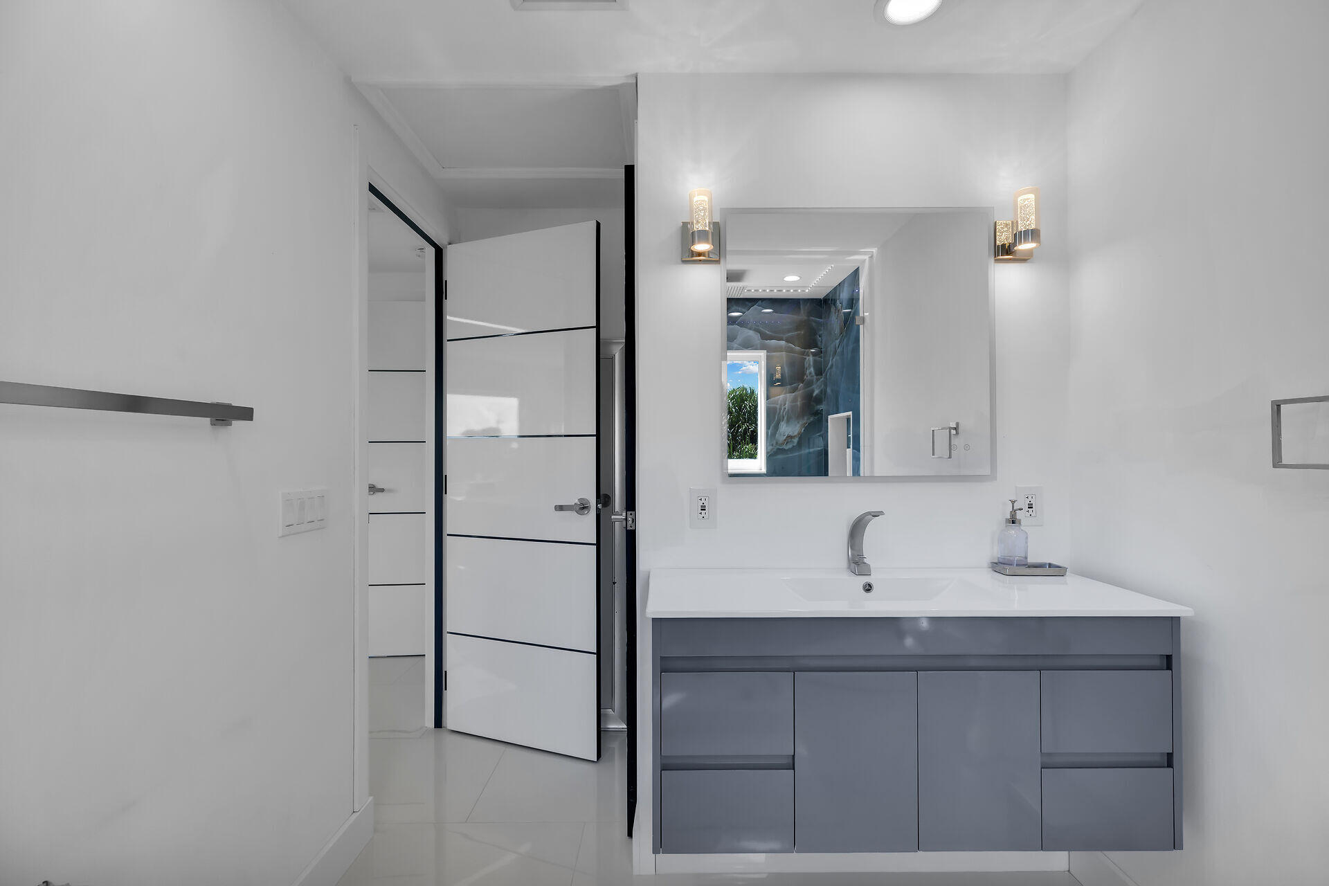 209 Corsair Road Duck Key, FL 33050 - Photo 29 of 38 Primary Bath