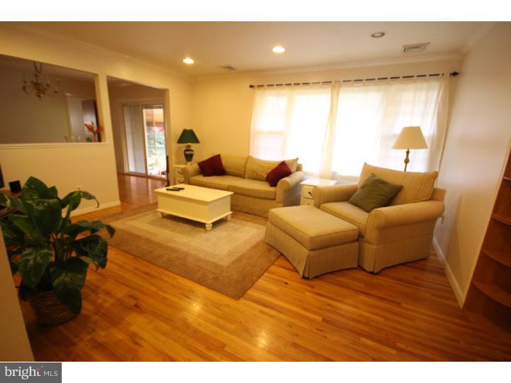 104 Mountainview Road Ewing, NJ 08628 - Photo 4 of 25 Living Room