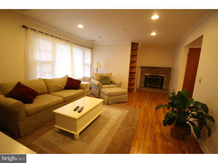 104 Mountainview Road Ewing, NJ 08628 - Photo 5 of 25 Living Room