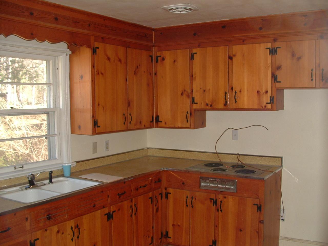3519 Windsor Road Roanoke, VA 24018 - Photo 2 of 6 kitchen
