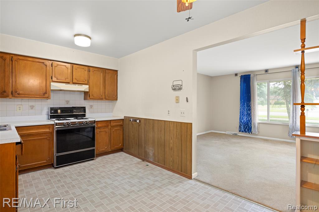 2070 Walton Boulevard Rochester, MI 48309 - Photo 8 of 25