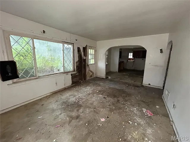 $25,000 | 10155 Cloverdale Drive, St. Louis, MO 63136