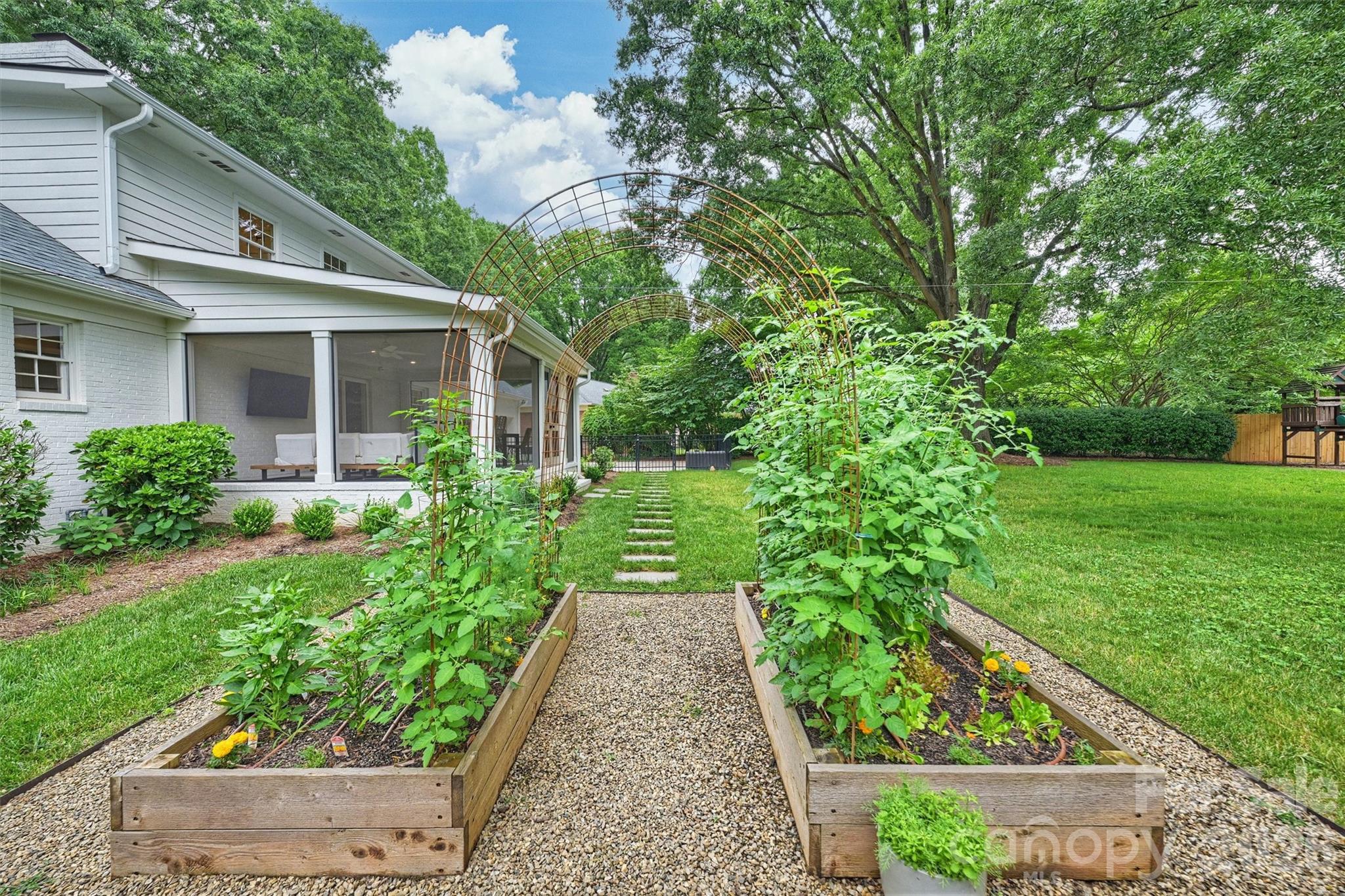601 Lansdowne Road Charlotte, NC 28270 - Photo 42 of 46